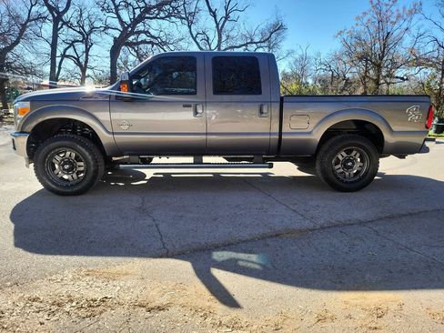 Used 2011 Ford F250 Lariat w/ Lariat Interior Pkg AWD/4WD image 5