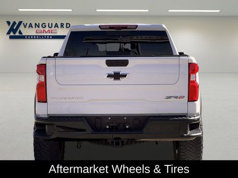 Used 2025 Chevrolet Silverado 1500 ZR2 w/ Technology Package image 4
