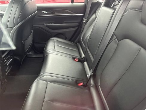 Used 2023 Jeep Grand Cherokee Limited AWD/4WD image 13