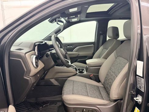 Used 2024 Chevrolet Colorado ZR2 w/ Technology Package image 16