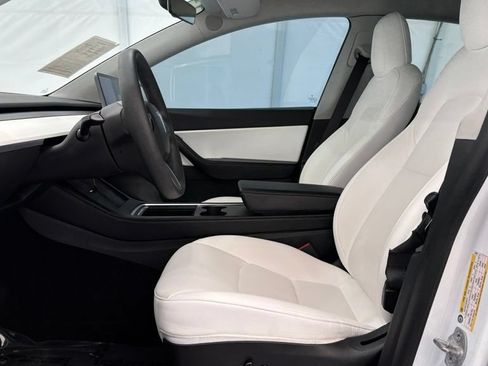 Used 2022 Tesla Model Y Performance AWD/4WD image 15