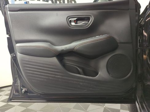 Certified 2025 Honda HR-V Sport image 9
