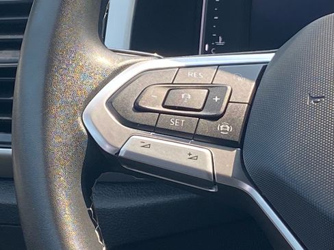Certified 2023 Volkswagen Atlas Cross Sport SE w/ Panoramic Sunroof Package AWD/4WD image 6