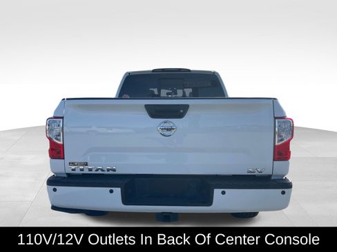 Used 2019 Nissan Titan SV w/ SV Convenience Package image 7