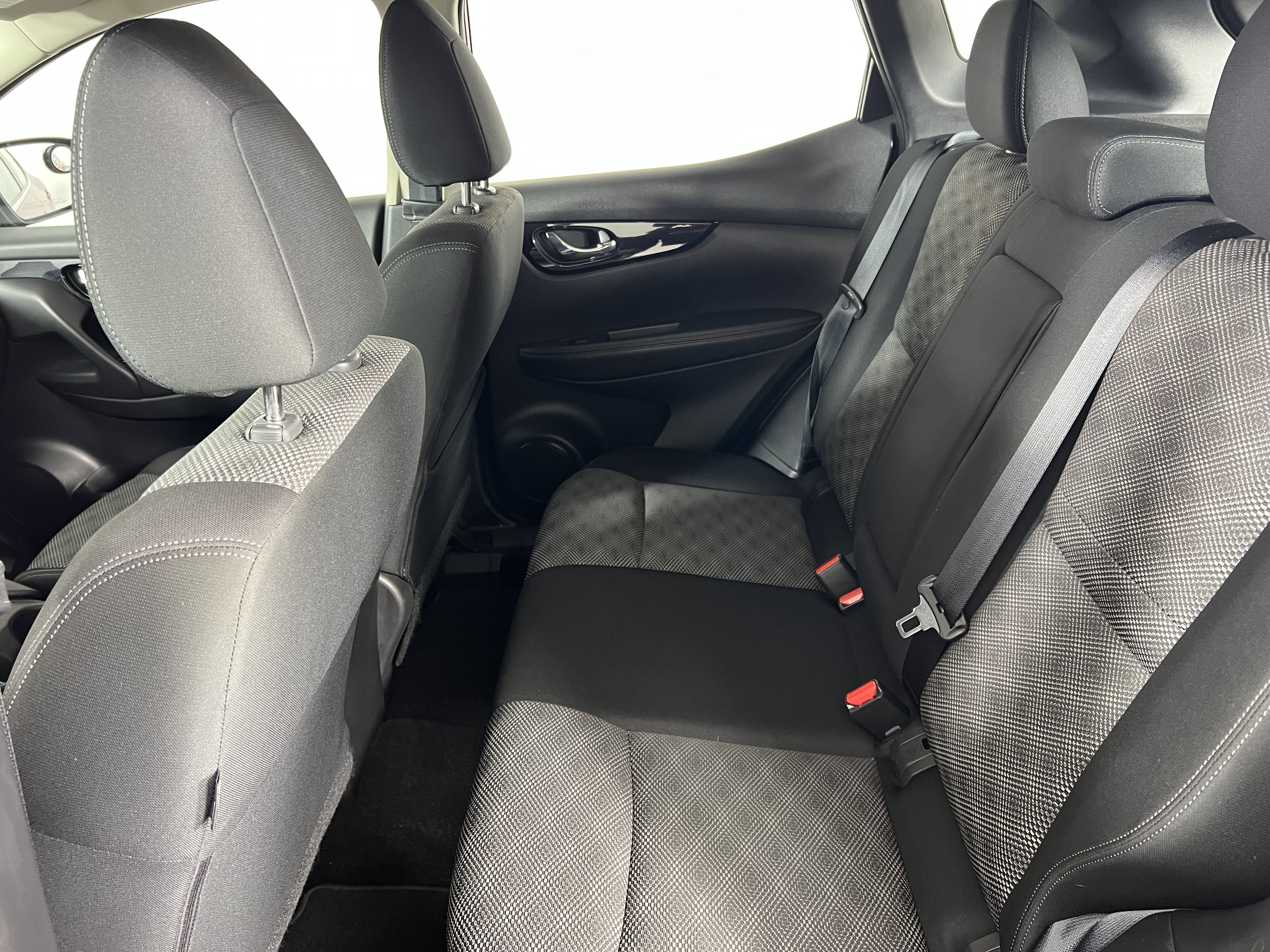 Used 2018 Nissan Rogue Sport SV AWD/4WD image 19