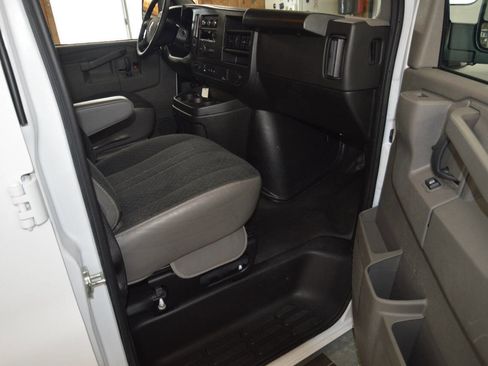 Used 2024 Chevrolet Express 2500 w/ Driver Convenience Package image 6