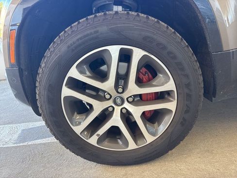 Used 2025 Land Rover Defender 110 X image 6