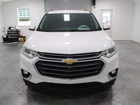 Used 2018 Chevrolet Traverse LT FWD image 3