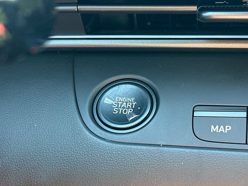 New 2025 Hyundai Elantra SEL FWD image 31