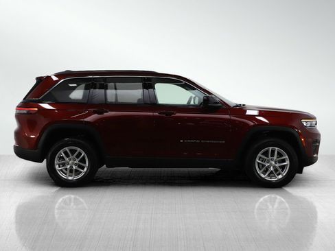 Used 2023 Jeep Grand Cherokee Laredo w/ Luxury Tech Group I AWD/4WD image 7