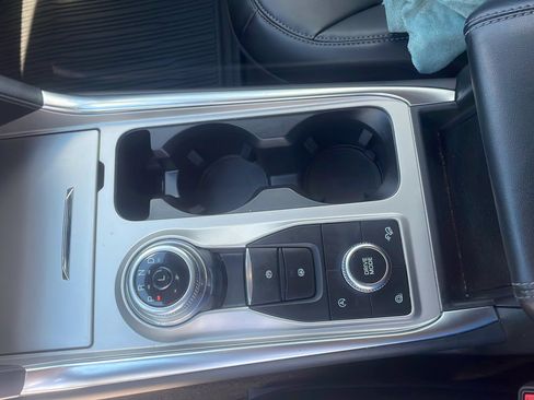 Used 2023 Ford Explorer XLT w/ Equipment Group 202A AWD/4WD image 24