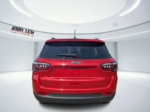 New 2026 Jeep Compass Latitude w/ Sun and Sound Group AWD/4WD image 4