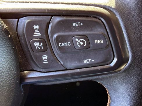 Used 2024 Jeep Wrangler Unlimited w/ Convenience Group AWD/4WD image 13