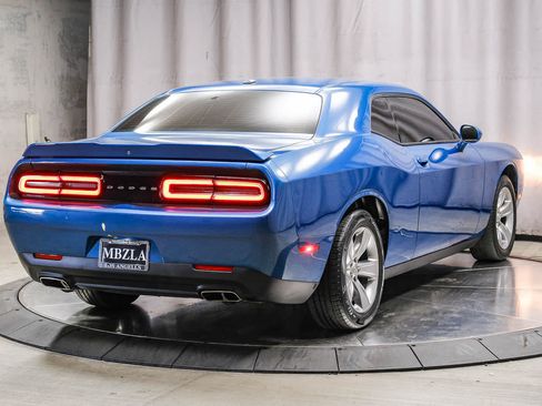 Used 2021 Dodge Challenger SXT RWD image 4
