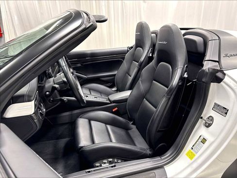 Used 2019 Porsche 911 Speedster RWD image 7