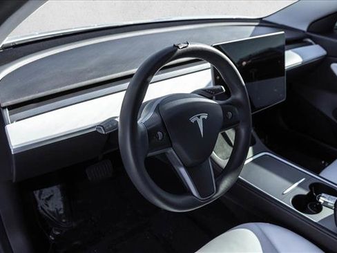 Used 2021 Tesla Model 3 Standard Range Plus image 10