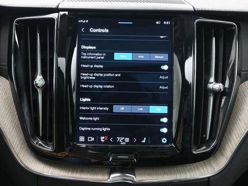 Used 2022 Volvo XC60 B5 Inscription w/ Advanced Package image 19