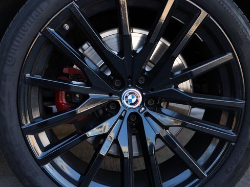 Used 2023 BMW X6 M50i w/ Executive Package image 15