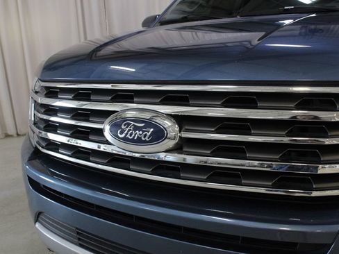 Used 2020 Ford Expedition XLT w/ Equipment Group 202A AWD/4WD image 34