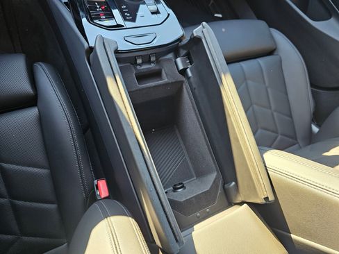 Certified 2025 BMW 530i xDrive 530i xDrive w/ Premium Package image 24