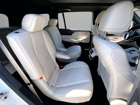 Used 2025 Mercedes-Benz GLS 450 4MATIC image 25