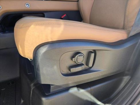 New 2026 Land Rover Defender 110 X-Dynamic SE image 4