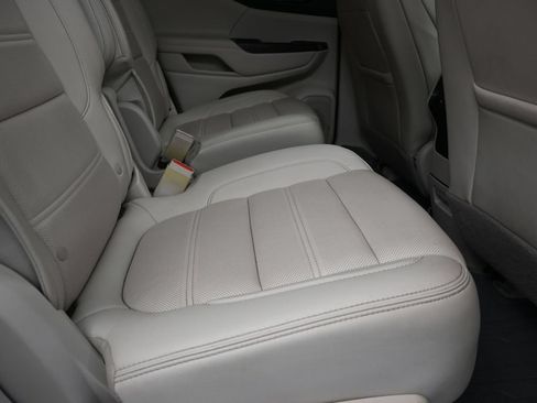 Used 2021 GMC Acadia Denali w/ Denali Technology Package FWD image 22