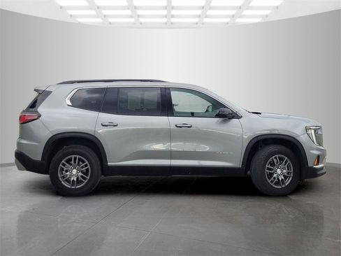 Used 2025 GMC Acadia Elevation image 3