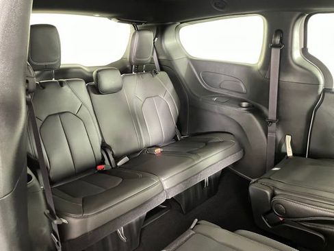 New 2025 Chrysler Voyager LX image 42