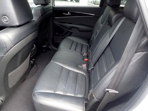 Used 2019 Kia Sorento EX w/ EX Touring Package image 10