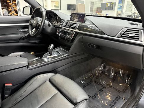 Used 2019 BMW 330i Gran Turismo xDrive w/ M Sport Package AWD/4WD image 19