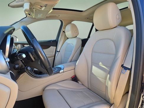 Used 2019 Mercedes-Benz GLC 300 4MATIC image 14