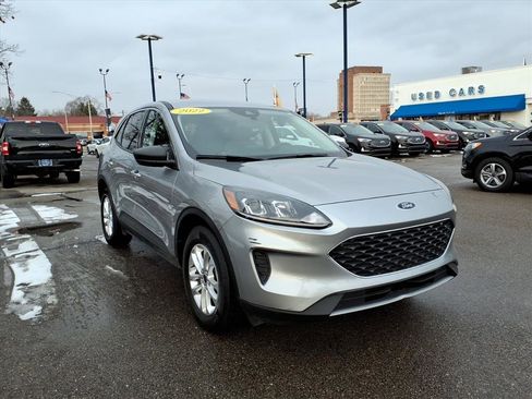Certified 2022 Ford Escape SE w/ Convenience Package image 3