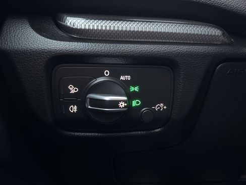 Used 2017 Audi A3 e-tron Prestige image 32