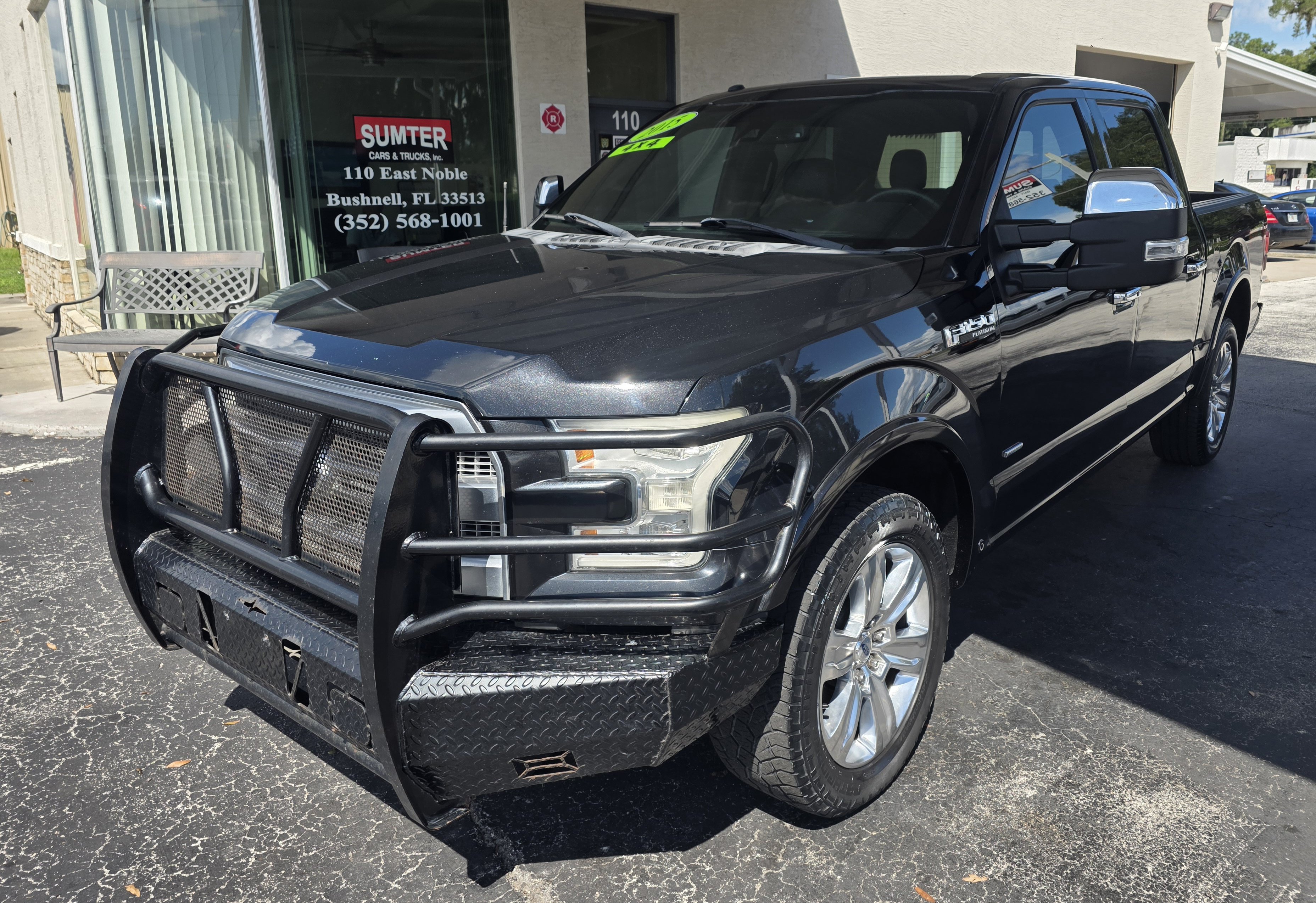 Used 2015 Ford F150 Platinum w/ Equipment Group 701A Luxury AWD/4WD image 2