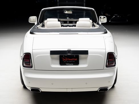Used 2013 Rolls-Royce Phantom Drophead Coupe image 28