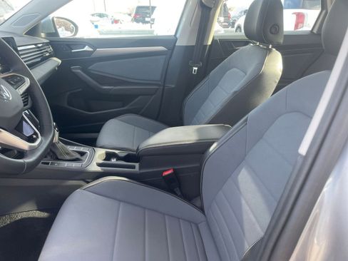 Used 2025 Volkswagen Jetta SE image 27