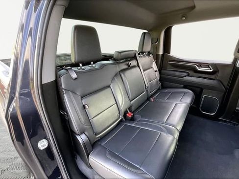 Used 2025 GMC Sierra 1500 SLT image 17