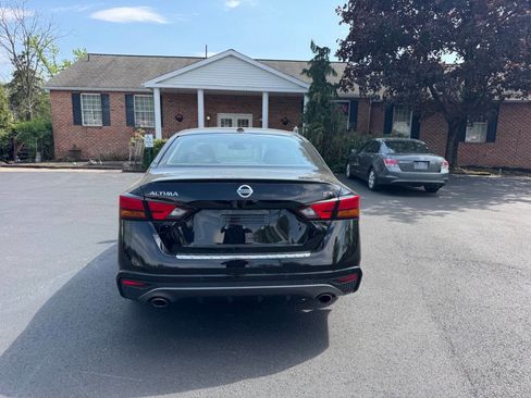 Used 2020 Nissan Altima 2.5 SR w/ Premium Package FWD image 6