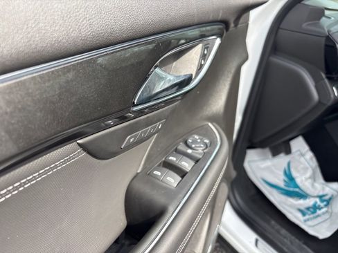 Used 2025 Buick Envision Preferred AWD/4WD image 17