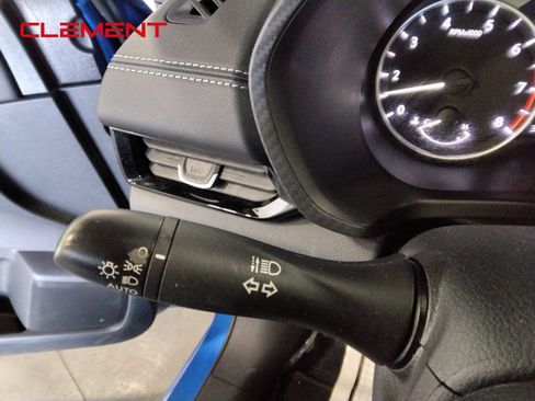 Used 2025 Nissan Sentra SV FWD image 13