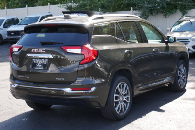Used 2024 GMC Terrain Denali AWD/4WD image 12