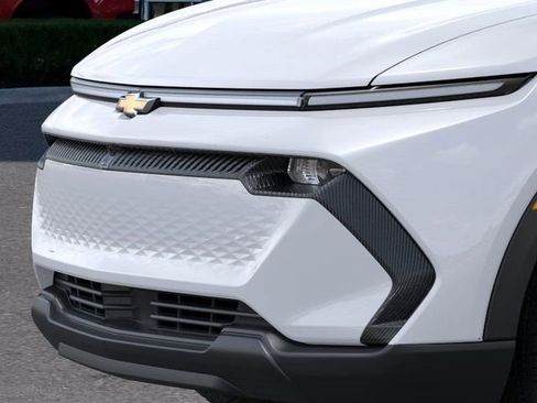 New 2026 Chevrolet Equinox EV LT image 13