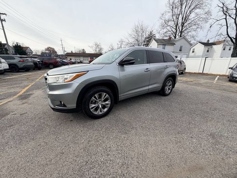 Used 2015 Toyota Highlander XLE image 26