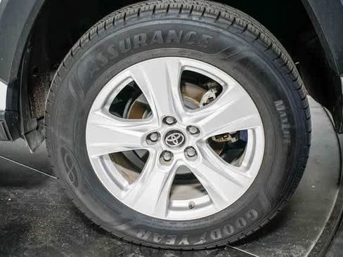 Used 2021 Toyota RAV4 LE w/ Carpet Mat Package (TMS) image 10