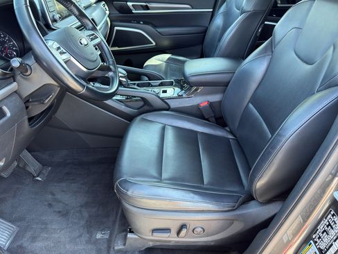 Used 2021 Kia Telluride S image 12