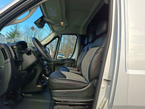 New 2025 RAM ProMaster 2500 w/ Convenience Group image 10