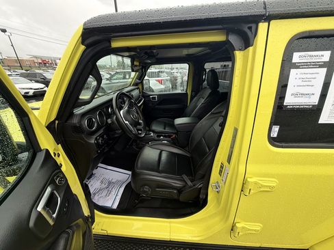 Used 2023 Jeep Wrangler Unlimited Sahara w/ Cold Weather Group AWD/4WD image 11