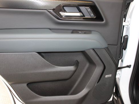 New 2026 GMC Yukon AT4 w/ AT4 Premium Package AWD/4WD image 22