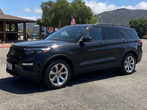 Used 2022 Ford Explorer ST w/ Equipment Group 401A AWD/4WD image 2
